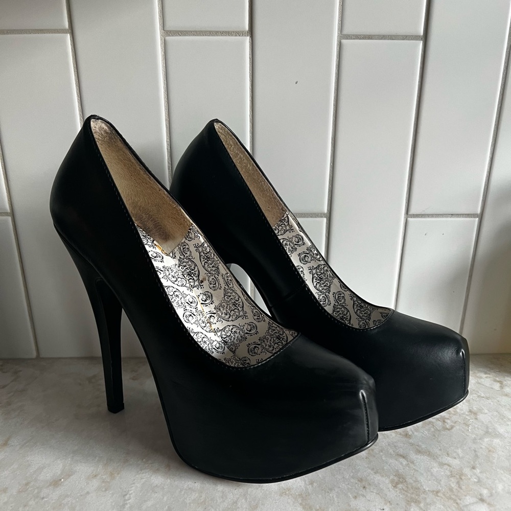 Bordello black heels size 9